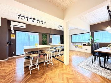 壁を取って解放感ある空間に！ - イロドリ　クッキングパーティ イロドリ　クッキングパーティ＼🍸パーティROOM🎁／の室内の写真
