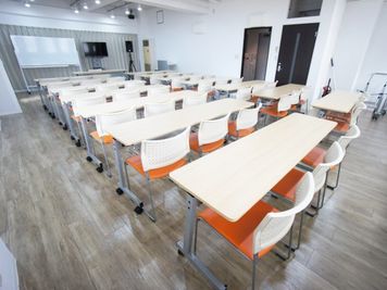 名古屋会議室 スタジオフィックス名古屋栄伏見店 6A（会議室）の室内の写真