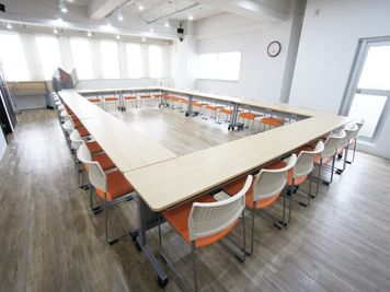 名古屋会議室 スタジオフィックス名古屋栄伏見店 6A（会議室）の室内の写真