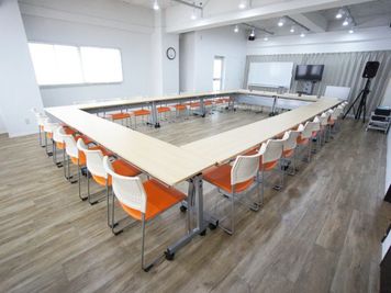 名古屋会議室 スタジオフィックス名古屋栄伏見店 6A（会議室）の室内の写真