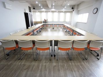 名古屋会議室 スタジオフィックス名古屋栄伏見店 6A（会議室）の室内の写真