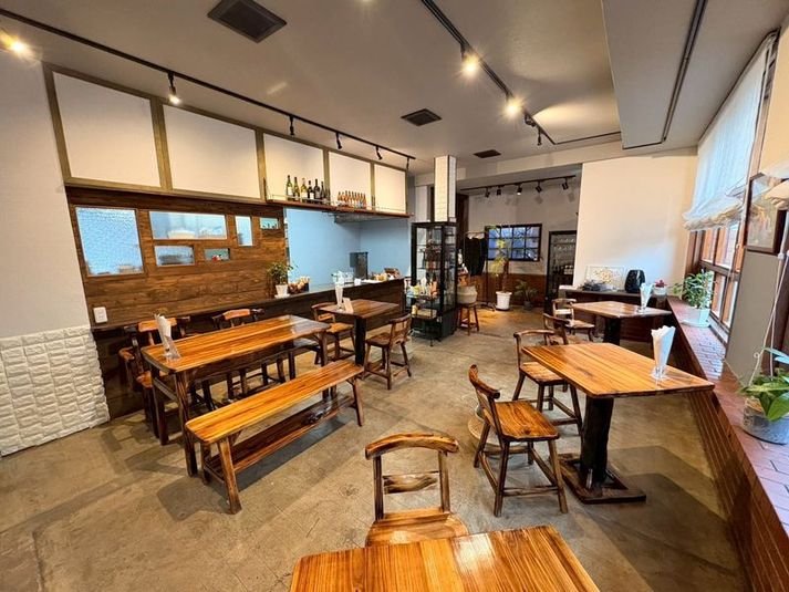 六町駅付近のおしゃれなカフェです✨
撮影等のご相談も多く頂いております📸 - Relax CAFE 東保木間 Relax CAFE 東保木間｜イベント・撮影利用📸の室内の写真