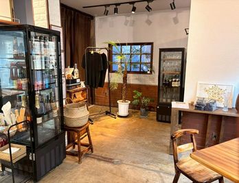 六町駅付近のおしゃれなカフェです✨
撮影等のご相談も多く頂いております📸 - Relax CAFE 東保木間 Relax CAFE 東保木間｜イベント・撮影利用📸の室内の写真