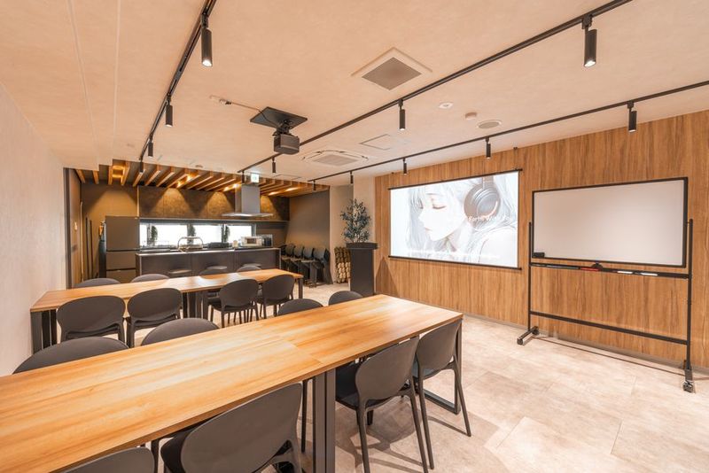 714_ASTIL LOUNGE 京都駅前 レンタルスペースの室内の写真