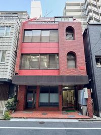 赤レンガ調の建物です♪ - 貸し会議室 HATTEN 東銀座 ✨【新富町1分】東銀座エリアの広々快適な貸し会議室✨の外観の写真