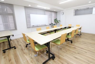 レイアウトは自由に変更可能です - 貸し会議室 HATTEN 東銀座 ✨【新富町1分】東銀座エリアの広々快適な貸し会議室✨の室内の写真