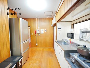 Makoto古民家ー若宮苑 Makoto古民家 若宮苑｜【春限定】庭に本物の桜が咲く一棟貸切の室内の写真