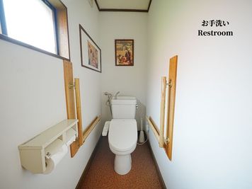 Makoto古民家ー若宮苑 Makoto古民家 若宮苑｜【春限定】庭に本物の桜が咲く一棟貸切の室内の写真