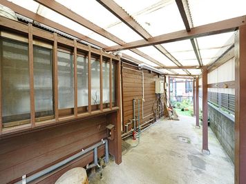 Makoto古民家ー若宮苑 Makoto古民家 若宮苑｜【春限定】庭に本物の桜が咲く一棟貸切の室内の写真