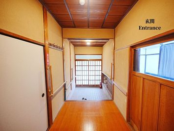 Makoto古民家ー若宮苑 Makoto古民家 若宮苑｜【春限定】庭に本物の桜が咲く一棟貸切の室内の写真