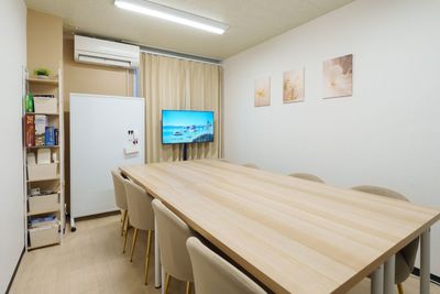 【関内駅徒歩1分】24時間利用可能！テレビ、高速WiFi、ホワイトボード完備☆会議/打合せ/オンライン/ボドゲに最適 - レンタルスペースオリーブ 関内店