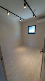 南アルプスが見える複合型ワークスペースにあるレンタルスペース - Comes（カムズ）