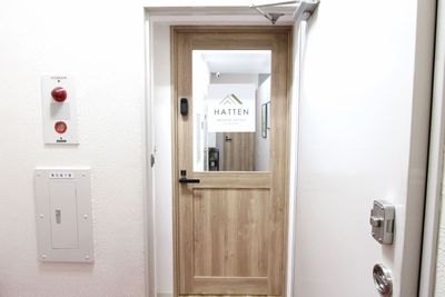 レンタルオフィスHATTENの入口です - 貸し会議室 HATTEN 東銀座 ✨【新富町1分】東銀座エリアの広々快適な貸し会議室✨の入口の写真