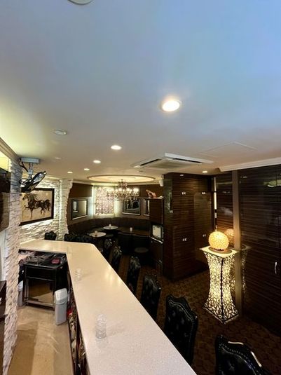 人数変動無料のカラオケ付きの内装豪華なレンタルスペース - シェリールナ