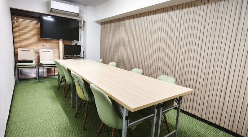 WiFi大型モニタホワイトボード - 【ラピス】東京 新宿の貸し会議室