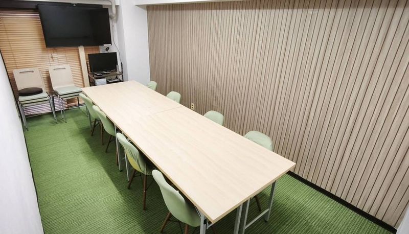 WiFi大型モニタホワイトボード - 【ラピス】東京 新宿の貸し会議室