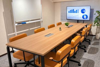 SS新大阪516【JR新大阪駅０分❗️】土足OK⚡️光回線導入済⚡️WiFi・TV・ホワイトボード無料貸出❗️ - 新大阪駅の東口10秒のレンタルスペース/会議室【SS新大阪】