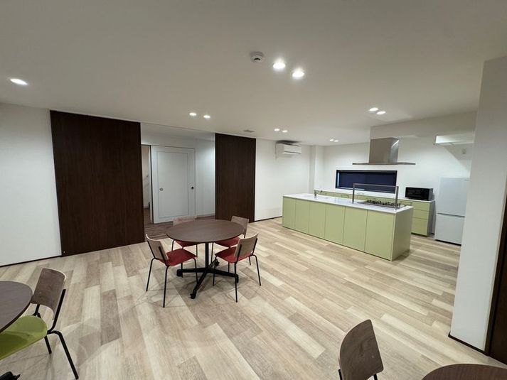 キッチン付き多目的スペース - ミーティングスペース「オレンジ」