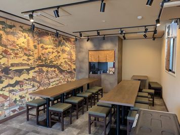 JR成田駅から徒歩３０秒の貸会議室／Room E　最大44名着席可能！ - GAKUYA Bird店