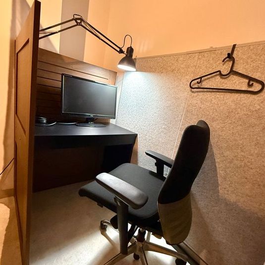 【阪急六甲1分】大人の自習室|半個室|資格試験対策などに最適 - BE-CON六甲本店