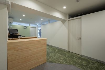 開放感のある受付 - salon Luana（サロン ルアナ） 超好立地レンタルサロン・整体スペースの入口の写真