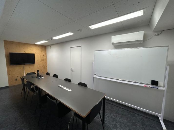 松戸 by M.A.D.center 10名用会議室の室内の写真