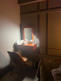 明るさをご調整ください。 - Brainレンタルサロン 吉祥寺駅徒歩3分/ベット・タオル等備品充実付き　承認システム対応の室内の写真