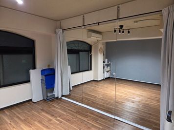 高さ2m×幅90cm鏡　3枚 - Space AKARI 大宮駅前店 レンタルスタジオ　Space AKARI 大宮駅前店の室内の写真