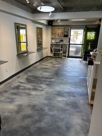 フリースペース 鏡も3面完備しています - 利井ビル・レンタルスペース 王子公園 多目的スペース  教室・サロン・撮影・会議の室内の写真