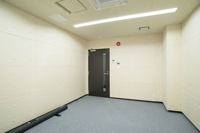 室内は完全防音です - 埼玉カンファレンスセンター 【大宮西口DOMⅡ】会議室9の室内の写真