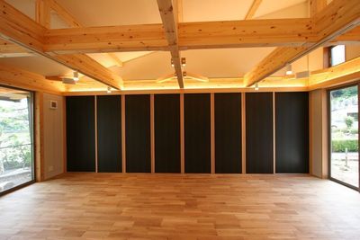 仏教色がイベントでは祭壇を隠すことができます。 - 瑞巖寺檀信徒多目的会館「和晃庵」 テントサウナ（裏庭）の室内の写真