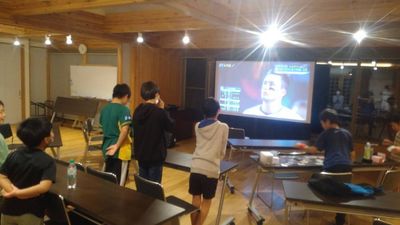 パブリックビューイングで盛り上がれます！ - 瑞巖寺檀信徒多目的会館「和晃庵」 テントサウナ（裏庭）の室内の写真