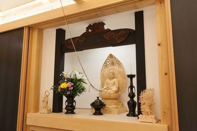 寺院内の施設なので、お釈迦様に見守られた施設です。 - 瑞巖寺檀信徒多目的会館「和晃庵」 テントサウナ（裏庭）の室内の写真