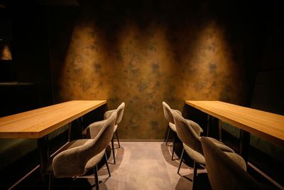 テーブル席（4名席＋6名席） - bar POSH 【bar POSH】ラグジュアリーな貸切・撮影・イベントスペースの室内の写真