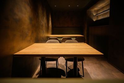 テーブル席（4名席＋６名席） - bar POSH 【bar POSH】ラグジュアリーな貸切・撮影・イベントスペースの室内の写真