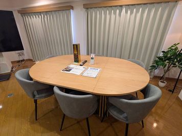 NOTE THE ROOM NOTE 本町の室内の写真