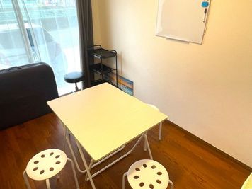 レンタルサロンLiLi 藤沢朝日町 藤沢駅10分　会議室　1時間1400円の室内の写真