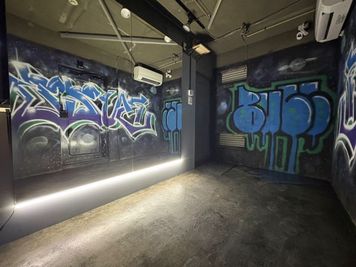 【吉祥寺501st】ストリート感全開！グラフィティが映える世界観最強スタジオ🎨🔥 - BUZZ吉祥寺レンタルスタジオ 