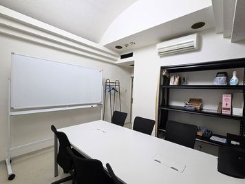 ニューリド302 ニューリド南浦和302　貸し会議室の室内の写真