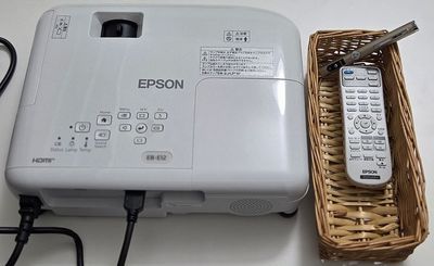 プロジェクターと、レーザーポインターあります。 - ニューリド302 ニューリド南浦和302　貸し会議室の室内の写真