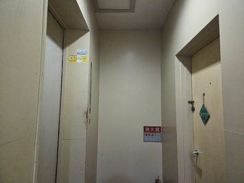 トイレ②
1F エレベーター目の前の共同トイレもご利用頂けます。 - ニューリド302 ニューリド南浦和302　貸し会議室の設備の写真