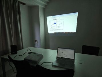 会議用プロジェクターあります。 - ニューリド302 ニューリド南浦和302　貸し会議室の設備の写真