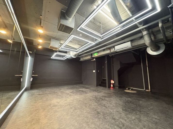 Ast - BUZZ横浜東口レンタルスタジオ 