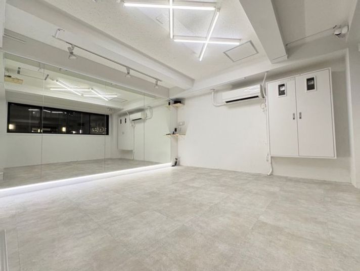 Dst - BUZZ横浜東口レンタルスタジオ 