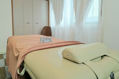 トレリラ北千住
サロンベッド - 時間貸し個室空間「トレリラ北千住」 【トレリラ北千住】貸切プライベート空間レンタルサロンの設備の写真