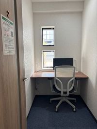 １人用完全個室　２４時間３６５日利用可能！Wi-Fi完備６８０ギガ対応で動画もらくらく - IDEABOXシェアオフィス＆カフェ