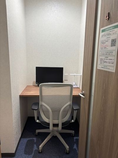 １人用完全個室24時間365日利用可能Wi-Fi完備680Mpbsで動画もらくらく
　 - IDEABOXシェアオフィス＆カフェ レンタルスペース１人用完全個室④の室内の写真