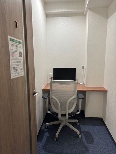 １人用完全個室　24時間365日利用可能
Wi-Fi完備680Mpbs - IDEABOXシェアオフィス＆カフェ レンタルスペース　１人用完全個室⑦の室内の写真