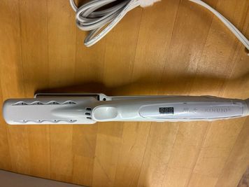 KINUJOのヘアアイロンもご利用いただけます。 - アットビジネスセンターサテライト渋谷宇田川 406号室（楽屋利用おすすめ・イベントルーム・多目的スペース）の室内の写真