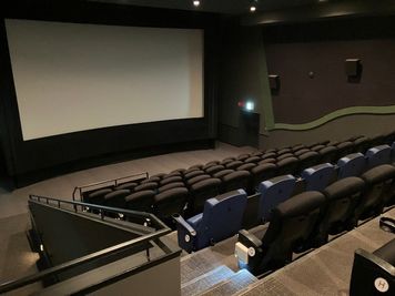 【ユナイテッド・シネマ アクアシティお台場|SC6|93席】映画館が貸切できます!企業イベントから個人利用まで幅広く対応! - ユナイテッド・シネマ アクアシティお台場